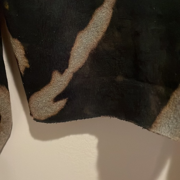 Cropped tie-dye shoulder, cut out sweatshirt, size medium - Picture 4 of 4